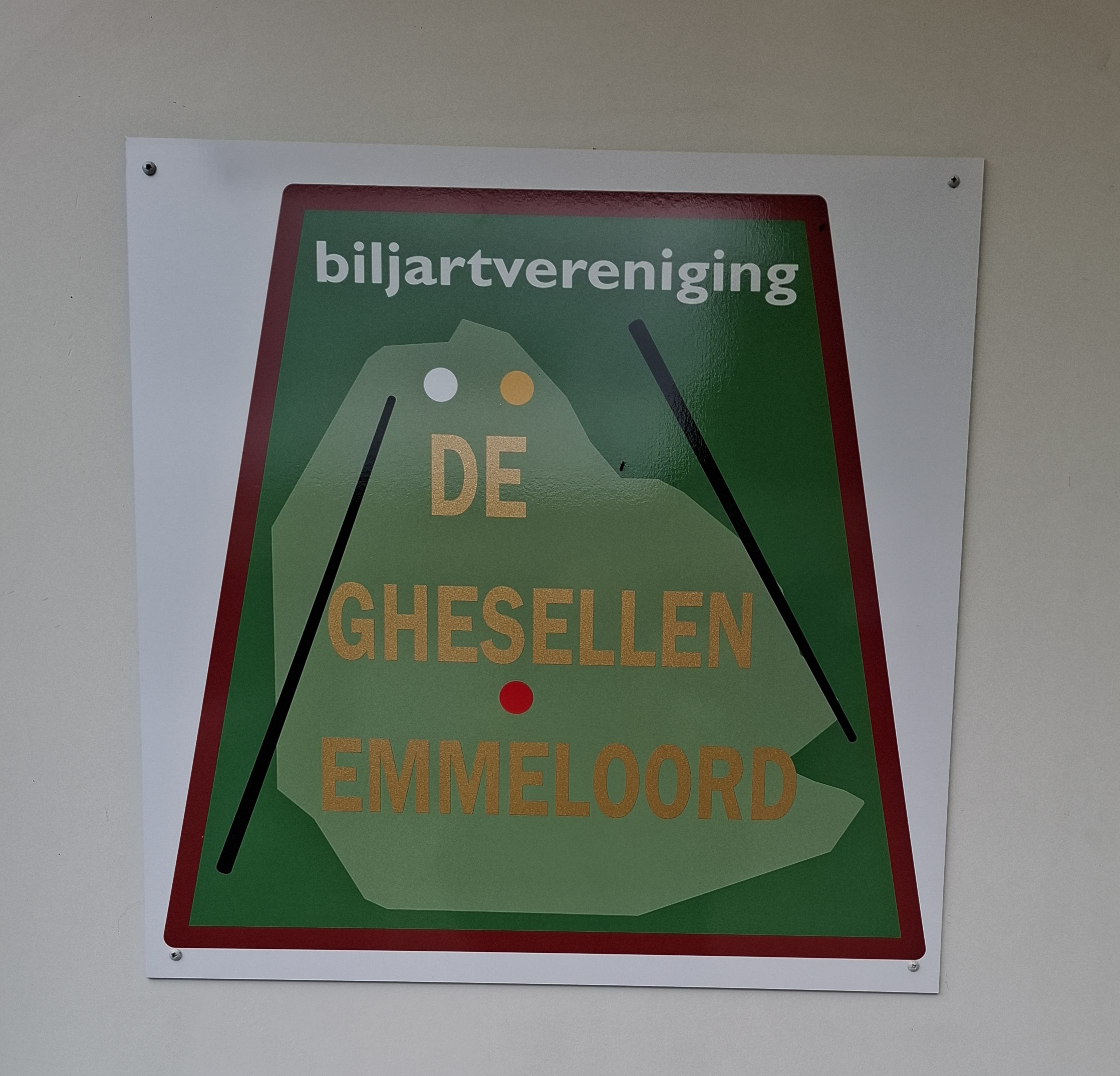 Nieuw logo opgehangen